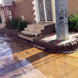 مساجد في عفيف يحاصرها الوحل ومخلفات البناء وتشتكي الإهمال