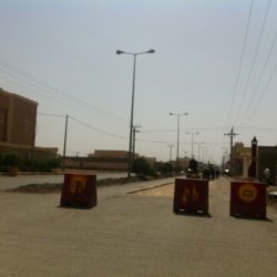 محول كهرباء يتوسط الشارع الخلفي لمحطة العبور يهدد سكان الحي الغربي بمحافظة عفيف