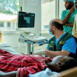 العيادات الطبية لمركز الملك سلمان للإغاثة في مخيم وعلان بحجة تقدم خدماتها العلاجية لـ 284 مستفيدا خلال أسبوع