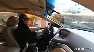 “النقل العام” تعتزم إطلاق مشروع يسمح للمرأة بقيادة السيارة الأجرة.. وهذه الشروط المطلوبة للمركبة والسائقة
