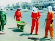 إسلام عدد من الجاليات في محافظة عفيف ووصول كتب جديدة للخدم والعمال