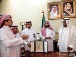 العجلان يتسلم درع مشاركةتعليم عفيف في ألعاب القوى ويتسلم درع