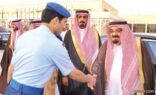 سمو رئيس هيئة البيعة يغادر الرياض