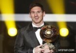 “ميسي” يتوج بجائزة أفضل لاعب في العالم للمرة الرابعة على التوالي