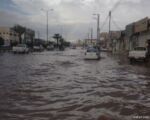 بسالة مواطن تنقذ فتاه من الغرق في احد شوارع عفيف