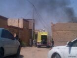 فرق الدفاع المدني تخمد حريقاً في منزل شعبي بمحافظة عفيف