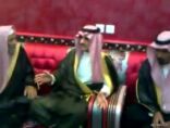 بالفيديو .. الوليد بن طلال يزور اسرة ضحية مطاردة الهيئه