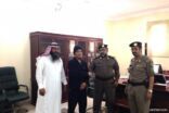 تعامُلُ المحققين بـ”شرطة عفيف” يدفع بموقوف فلبيني لإشهار إسلامه