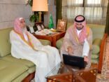 بالصور .. امير الرياض يستقبل مفتي عام المملكة