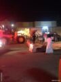 “مدني عفيف” يستخرج مركبة مقيم سقطت في حفريات الصرف