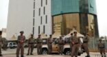 الإطاحة بمنفذي عمليات السطو المسلح وسرقة محال الرياض