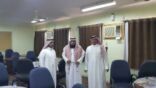 بالصور النفيعي يزور مركزالموهوبين