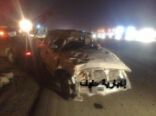 بـ ( الصور ) حادث مروري لعائلة سعودية يسفر عن وفاة شخص وأصابة  5 آخرين