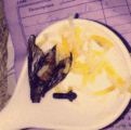 مواطن يفاجأ بـ “صرصور” في وجبة عشاء من مطعم شهير بعفيف