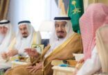 خادم الحرمين يستقبل الأمراء والعلماء وجمعاً من المواطنين