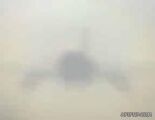 شاهد.. طيار سعودي ينشر مقطعا لطائرة ركاب تصطدم بظلها بين السحب