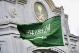 سفارة المملكة بباريس تدعو السعوديين لعدم الخروج من منازلهم إلا للحالات الطارئة