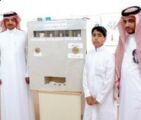 طالب يطور آلة لبيع الإسعافات الأولية