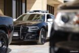 “شرطة الرياض” تقبض على 3 مواطنين سرقوا مركبتين وبطاقات صراف وأجهزة إلكترونية من أحد المنازل