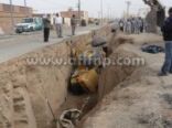 سقوط شاحنة عملاقه في احد الحفريات تتسبب في وفاة مقيم مصري