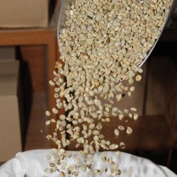 توجُّه لمنع رجال«الحسبة» من التجوُّل في الأسواق والمطاعم والمنتجعات