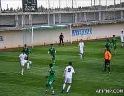 شاهد أحلام تفقد أعصابها وتكيل الشتائم لمغردا:«القذرة أمك اللي ما ربتك يا جحش»