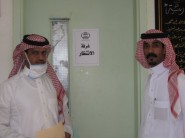 بلدية عفيف تقوم بإزالة خطر أربع منازل مهجوره هذا اليوم