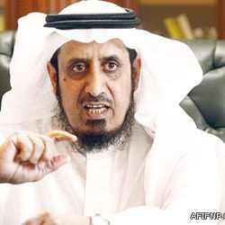 مشرف التوعيه الأسلاميه بتعليم عفيف يفتتح معرض ( بر الوالدين ) بمجمع اللنسيات التعليمي