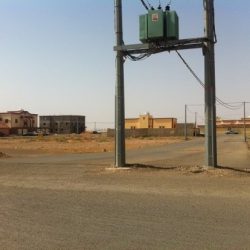 تجاوبا مع الاخباريه .. البدء في ازالة الطبقه التالفه بشارع السلامه غرب محافظة عفيف