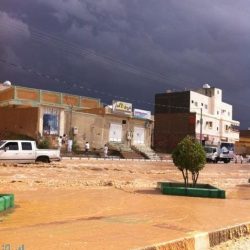 السيول تجرف طريق ?عفيف ظلم? والجهات الأمنية تغلقه