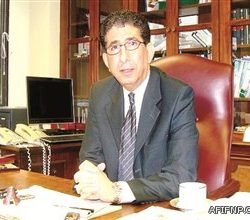 قائد النصر حسين عبدالغني يعتدي على لاعب الأهلي !!