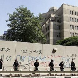 شارع عفيف العام .. صالة مجانية لعرض السيارات المستعملة