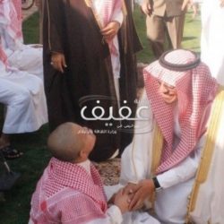 محافظ عفيف يعايد مرضي المستشفي ونزلاء السجن بعيد الفطر المبارك