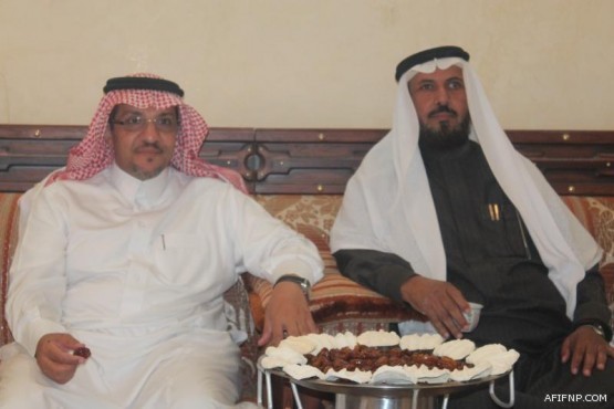 “العبيريد” يتلقى درع شكر وتقدير من المديريه العامه للشؤون الصحية