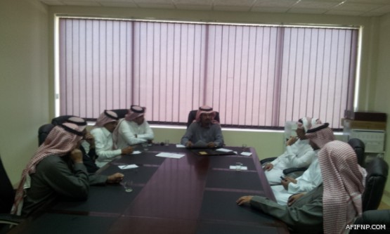 الغيلان : يلقي محاضرة دينية من ضمن دورة اللأئمة والخطباء بكلية التربية بعفيف