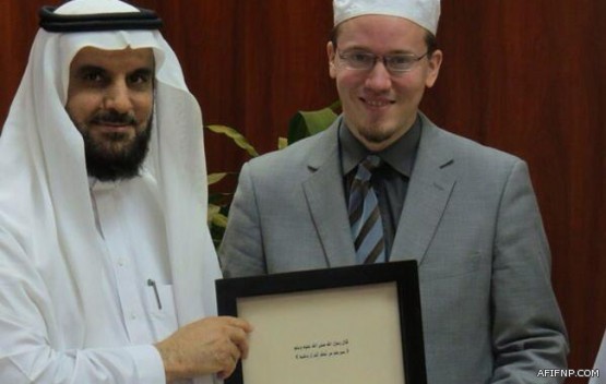 الإفراج عن مجرم بسبب طوله!