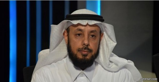 رجل يقطع يده ويحرقها للهروب من الألم