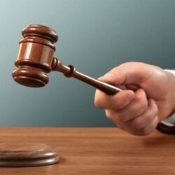 “التجارة”: مداهمة مستودع مخالف وضبط 50 ألف إطار “مُنتهي الصلاحية”