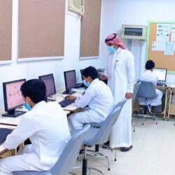 محافظ عفيف يكرم رؤساء الدوائر الحكومية واللجان العاملة في حفل اليوم الوطني