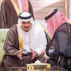 نيابة عن خادم الحرمين الشريفين.. سمو ولي العهد يتشرف بغسل الكعبة المشرفة