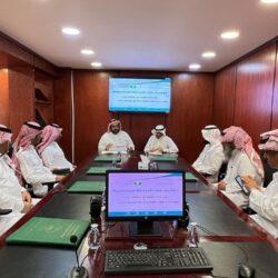 “تعليم جدة” يحقق في واقعة اعتداء طالب على معلم بإحدى المدارس