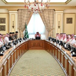 أمير منطقة الرياض يستقبل نائب وزير النقل والخدمات اللوجستية لشؤون الطرق