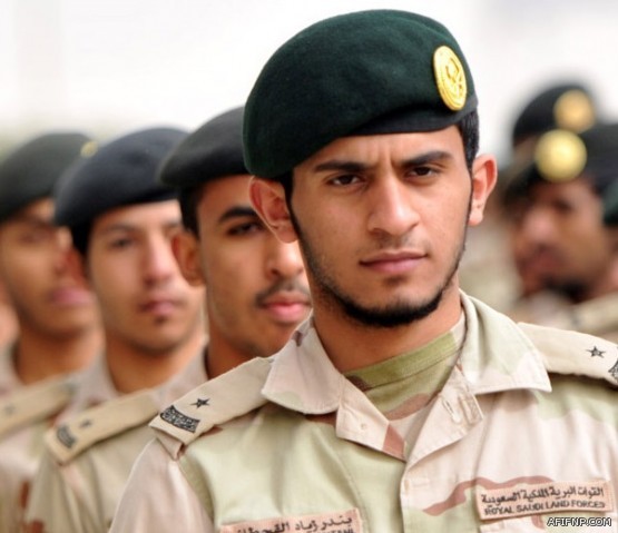 الشاعر سليمان الذيابي يحتفل بحفيده “نايف”