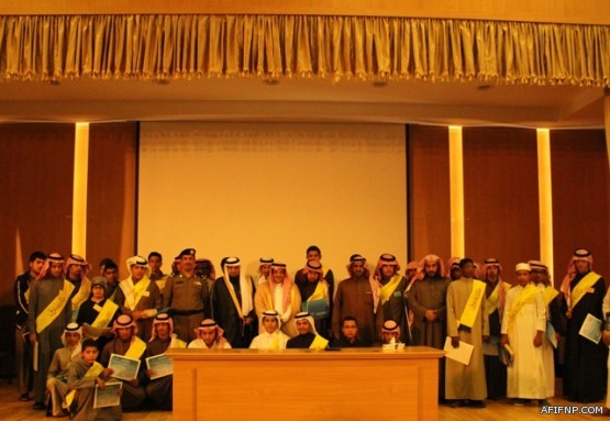 نادي الحي بمدرسة عبدالرحمن الداخل يخصص وقت للمعلمين والمشرفين لممارسة هواياتهم