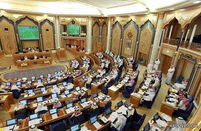 ضبط أسيوي تورط في بيع لوحات السيارات الخليجية