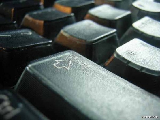 الرئيس اليمني يعيّن محافظيْن جديديْن لأبين ولحج