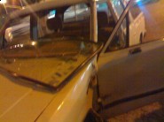 سيارة رش المبيدات الحشرية تستنفر فرقة الدفاع المدني  داخل مبنى المحافظة