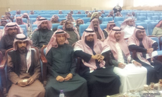 بالصور…مدير التعليم بعفيف يزور مدرسة عمر بن الخطاب الابتدائية