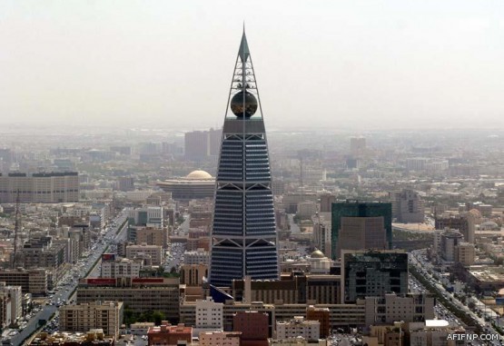 إحباط تهريب أكثر من 20 ألف زجاجة خمر ضمن إرسالية زنجبيل