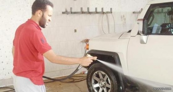 إصابة عضو هيئة بعدما أجبره مبتز على القفز من سيارته وهي منطلقة بسرعة عالية